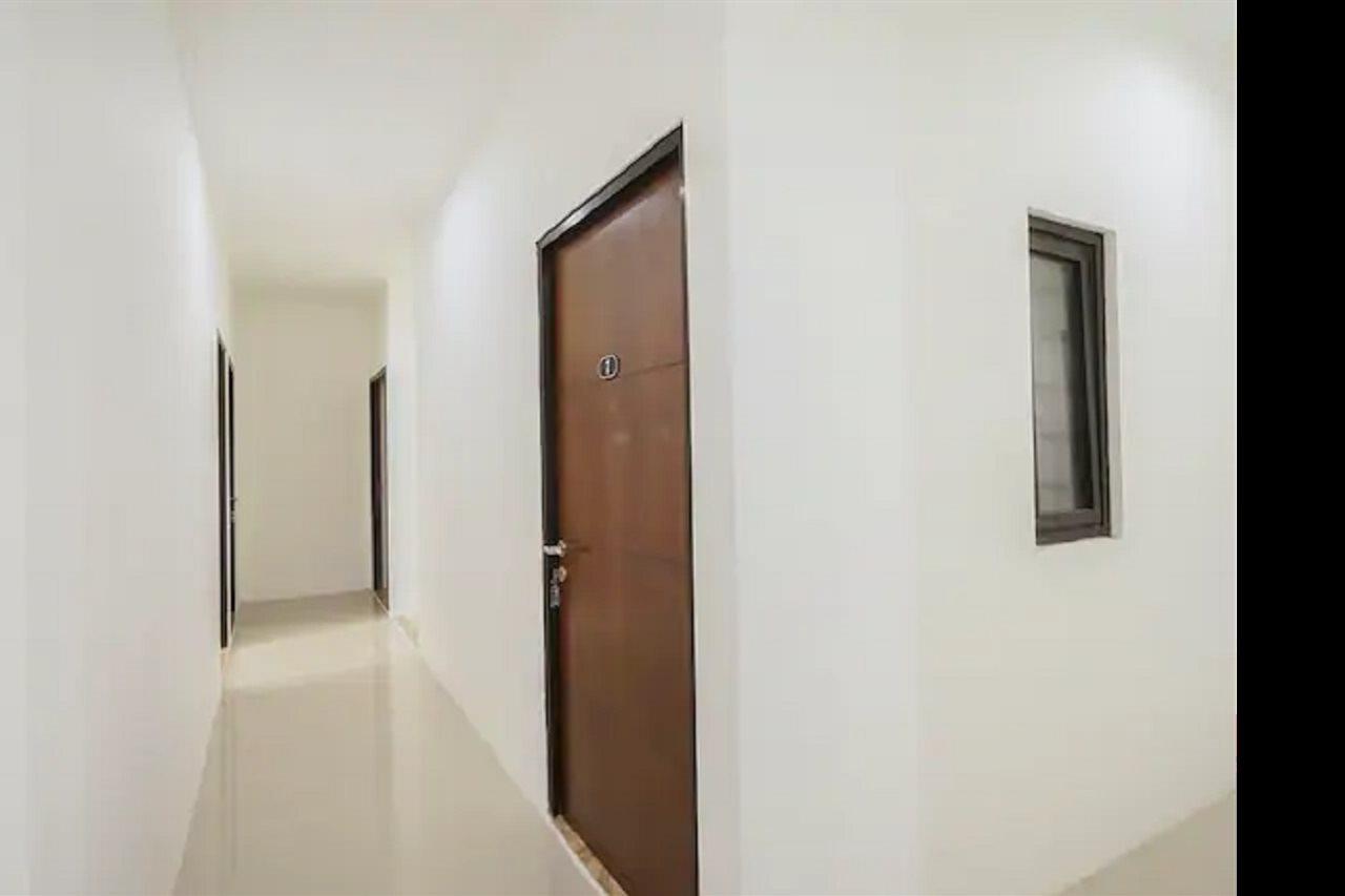 Hotel Super Oyo 2183 Cibeureum